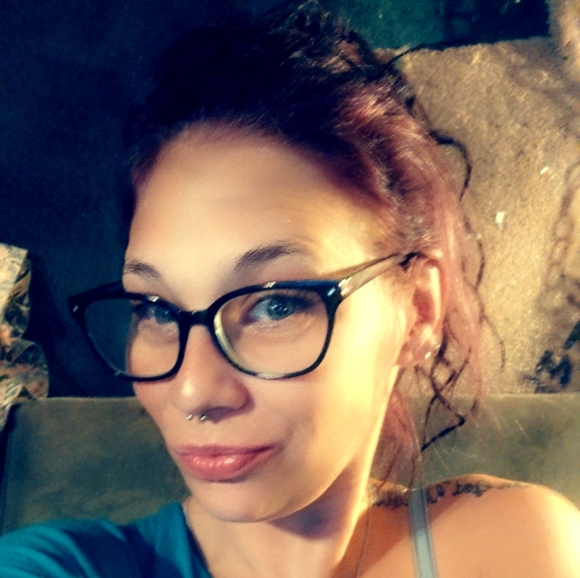 Meet your Posher, Jessica - Picture 2 of 5